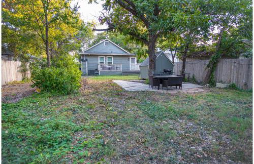 Chic Downtown Farmhouse With Garden and BBQ Grill - Photo 40