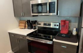 The 513 Flat! 1BR, 1Bath Apt with Pool and Riverfront View! Free Gated Parking! Only Steps from The banks & Stadiums! - Foto 27