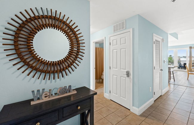 Laketown Wharf by Book That Condo - Foto 41