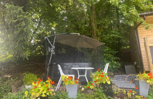 Unique Orchard Lodge for couples with hot tub - Photo 11