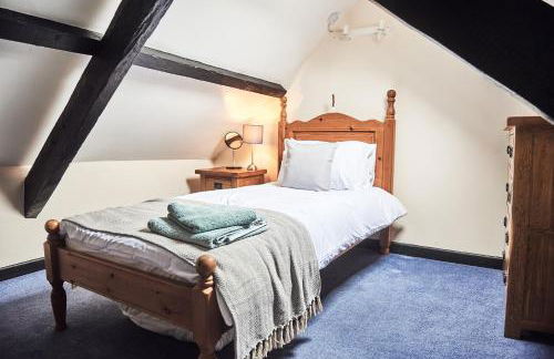 Penuwch Boathouse, Waterside Cottage with indoor Pool, Sauna & Parking - Photo 26