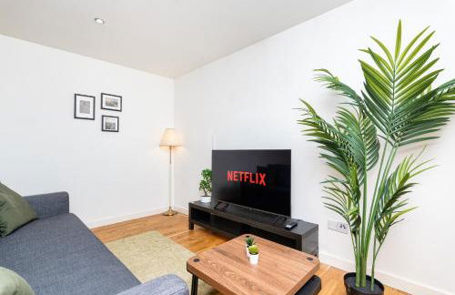 2Bed Ground Floor-Free Parking - Photo 1