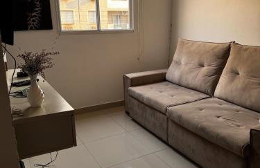 Cozy 2-Bedroom Apartment 2 km from the Airport - Photo 3