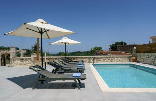 Villa Angelo, Traditional Cretan Stone Villa with Pool & Countryside Views - Foto 3