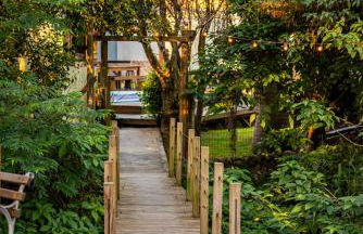 Tiny House com Banheira Privativa, Deck no Jardim com Rede Suspensa sobre o Riacho e Lareira Externa em Meio à Natureza - Photo 23