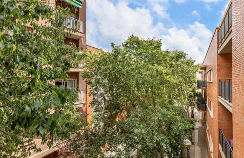 Poble Sec 3BR 2BA Balcony Sleeps 7 - Photo 29