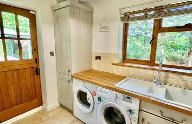 Serene Retreat - Hot Tub - Pool Table - Close to New Forest and Bournemouth Beach - Sleeps 12 - Foto 50