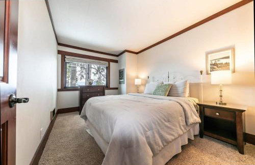 4BD Lakeside Retreat with Views - Foto 15