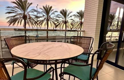 Calafell en primera linea de mar con piscina - Foto 1