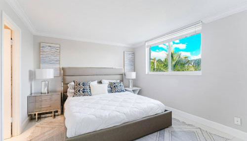 Boca Beachside 2BR 2BA with Pool and Balcony Steps to Sand - Foto 5