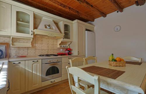 VILLA PEPONI Spacious Traditional Villa with Garden - BBQ & Private Parking - Photo 32