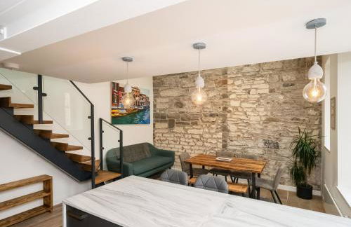 2BD Loft Style Apt - Edinburgh - Free Parking - Pass the Keys - Foto 18