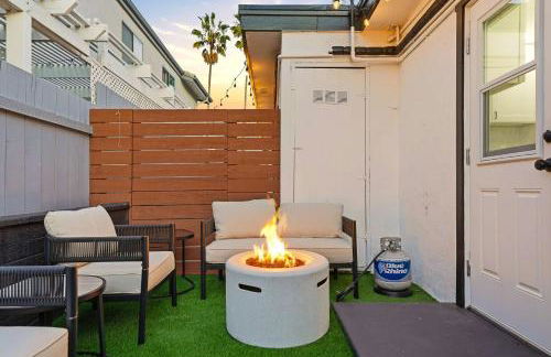 Explore North Park Chic 2br with Fire Pit Sleeps 6 - Foto 46