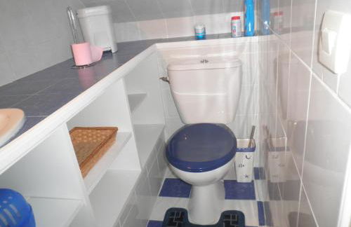 Appartement F1 mansardé à 100m de la plage, proche de Arromanches et des plages du Débarquement - Photo 10