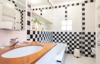 Riva Reno, Bologna by Short Holidays - Photo 17