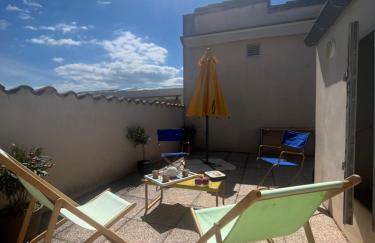 Appartement chaleureux avec jacuzzi-Terrasses rooftop-Rafraîchisseur-Parking-wifi - Foto 2