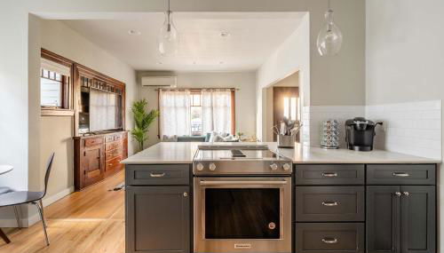 Stay Portland - Well-Preserved Quintessential 1922 Craftsman - Photo 3