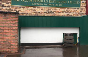 Bush House Accommodation - The Distillery - Foto 9