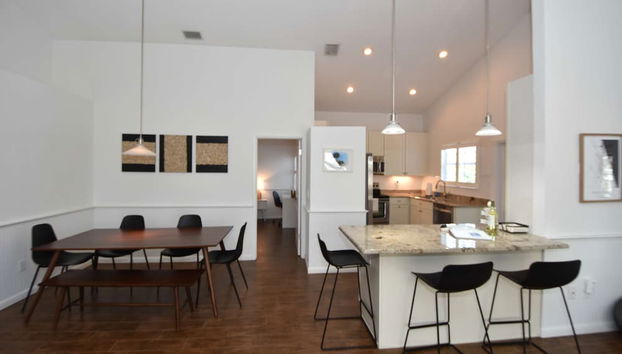 Sea Colony Cottage - Beachside Cottage in Beachfront Community w Pool - Foto 5, Habitación