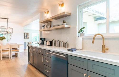 #Marbella Lane - Cozy Modern Home with Relaxing Design & Pool - Foto 24