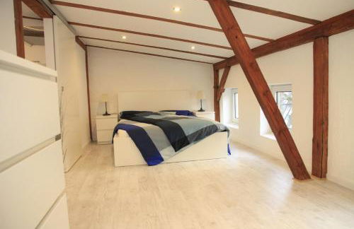 Gemütliche Dachgeschoßwohnung mit Altbaucharme - Foto 6