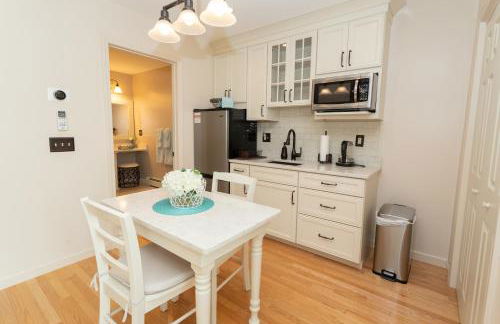 14mi to Mt. Snow! Arcade, Private Suite, King Bed! - Foto 25