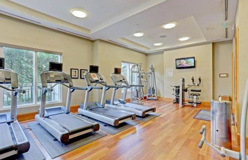 2B Beachfront condo! Pool! Games! 15 mins to PBI! - Foto 53