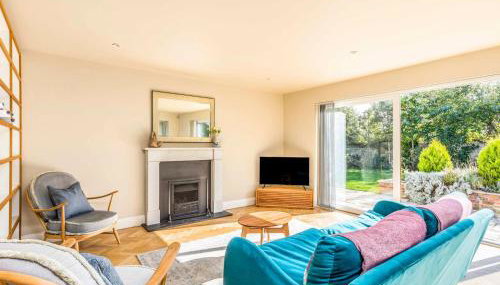 Stylish and fresh 4 bed beach house with garden - Pass the Keys - Foto 2