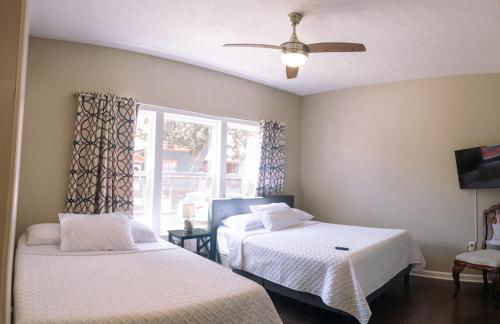 New 4 Bedroom House for Downtown Travelers - Foto 26