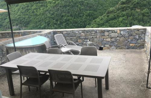 Spacious 2 bedroom condo - Photo 14