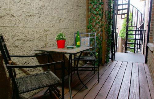 The Banksy-Free Parking -4 bedroom w King bed- Firepit Rooftop near United Center - Foto 19