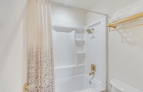 Resort-Style Pools Vibrant Condo in Palm Springs - Foto 21