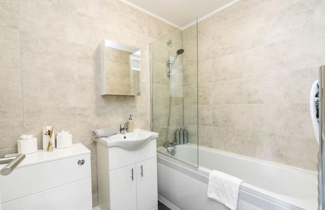 Sleek and Stylish 2BD Home With a Garden Anerley - Foto 11