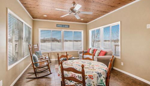 Pure Michigan at Pine Lake - Swim, Boat, Fun! - Foto 3