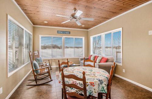 Pure Michigan at Pine Lake - Swim, Boat, Fun! - Foto 3