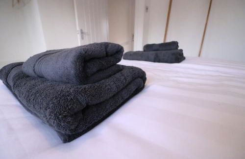 Amaya Three - Newly Renovated - Sleeps 6 - Grantham - Garden & Driveway - Free Gym Access - Foto 14