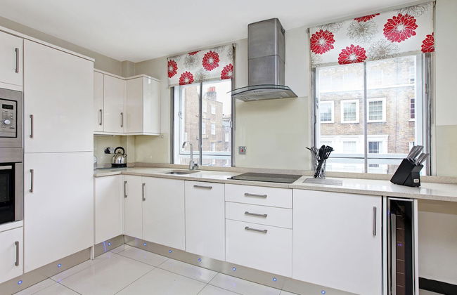 Baker Street Suites - Photo 65