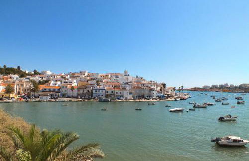 Apartment Beta - 2 Bedrooms, Private Rooftop Patio with Hot Tub, BBQ and View - Foto 24