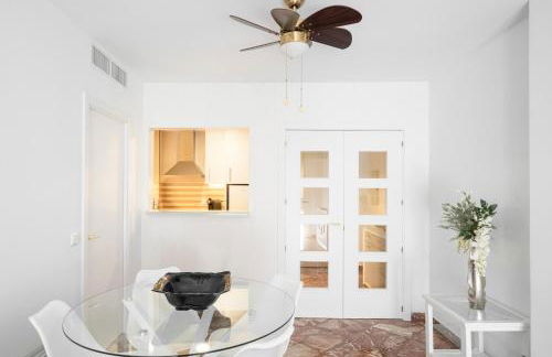 Ronda Suites 193 junto a hospitales y cerca centro con Parking Gratis - Foto 3