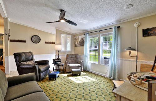 The Bomoseen Bungalow - Vermont Lake House Close to Ski Resorts! Private dock, ski rental ticket deals - Foto 17