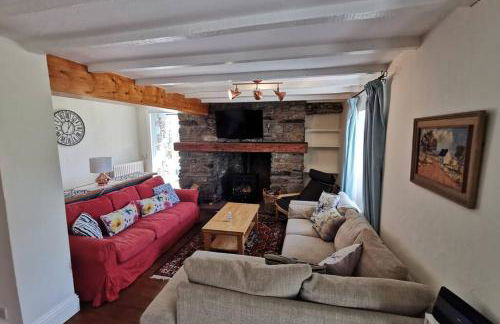 Cosy, Coastal Retreat with a Large Garden - Photo 8