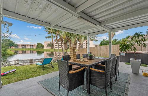 Waterfront Oasis Escape with 7 Seats Hot Tub! - Foto 36