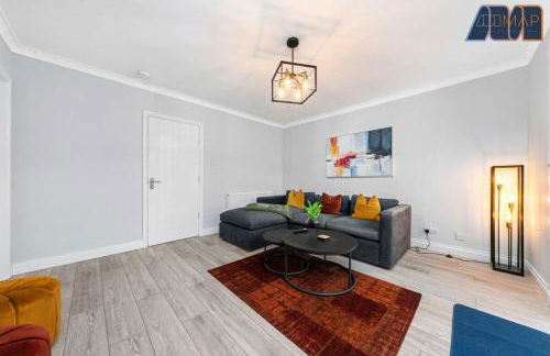 Cosy 2-Bed House I Easy Edinburgh Access I Sleeps 4 - Photo 15