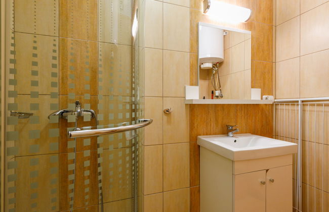 4 bedroom Apartment in Balatonszárszó with garden and terrace - Photo 19