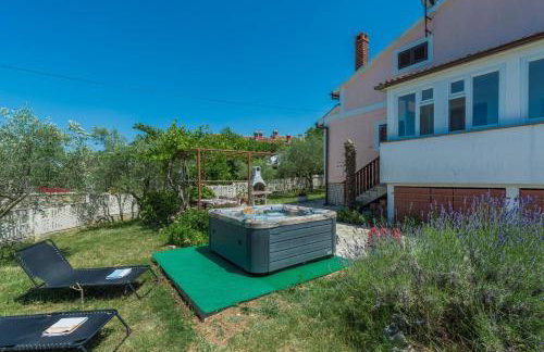 Ferienhaus Zora with Whirlpool - Foto 1