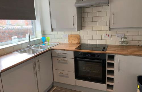 Angies 2 bed home in Eccleston near Liverpool sleeps 5 - Foto 7