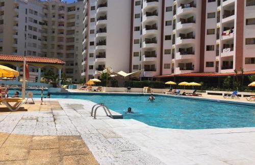 T1- Praia da Rocha com piscina -segunda linha - Foto 9