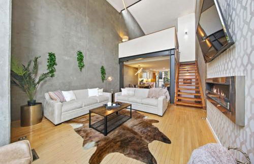 New York Style Penthouse in the Heart of the City - Photo 18