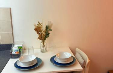 2 bedroom 2 bathroom ground floor apartment in central location - Foto 19