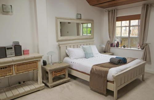 Hidden Treasure set within a 1900's Pumping Station - Photo 3